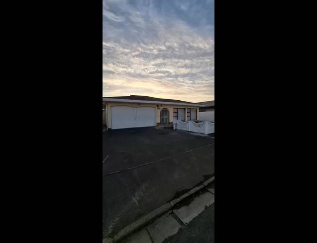 4 BEDROOM HOUSE FOR SALE IN GOODWOOD CENTRAL